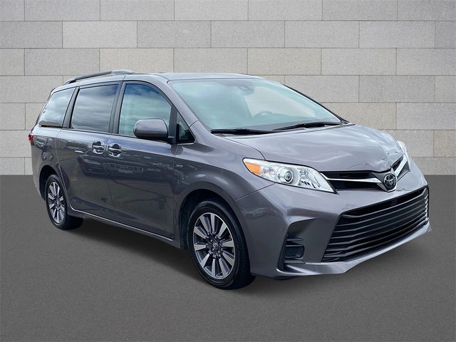 2020 Toyota Sienna LE