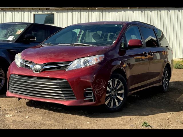 2020 Toyota Sienna LE