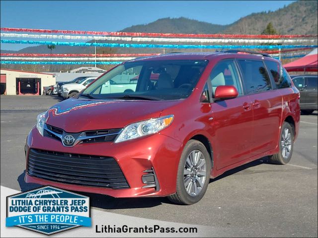 2020 Toyota Sienna LE