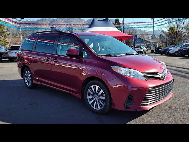 2020 Toyota Sienna LE