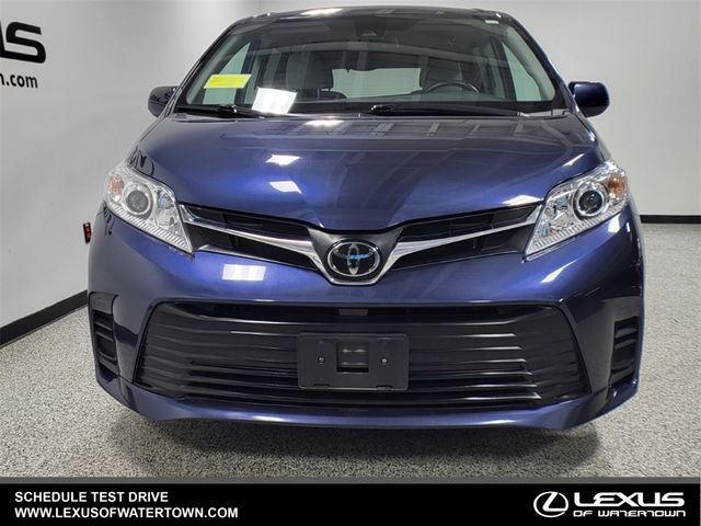 2020 Toyota Sienna LE