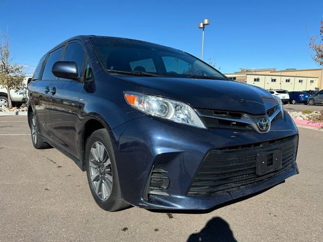 2020 Toyota Sienna LE