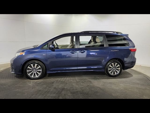 2020 Toyota Sienna LE