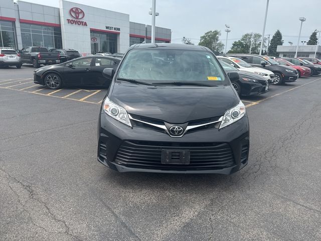 2020 Toyota Sienna LE