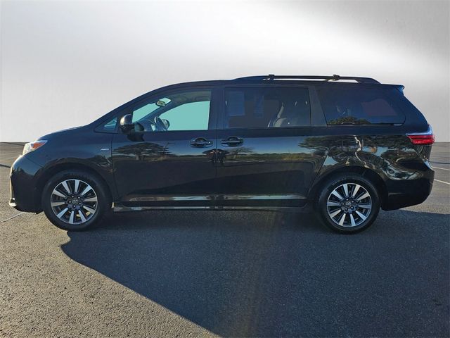 2020 Toyota Sienna LE