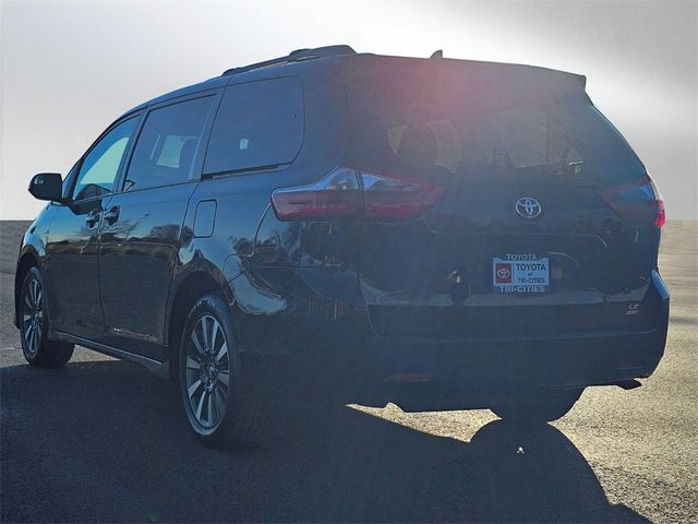 2020 Toyota Sienna LE