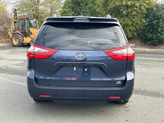 2020 Toyota Sienna LE