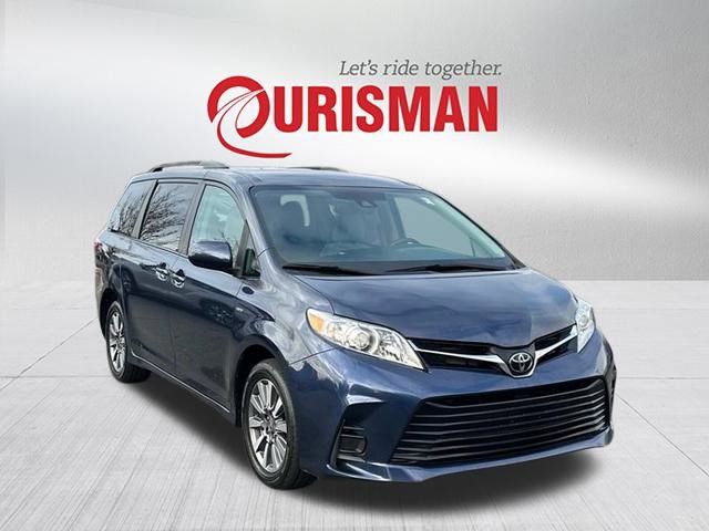 2020 Toyota Sienna LE