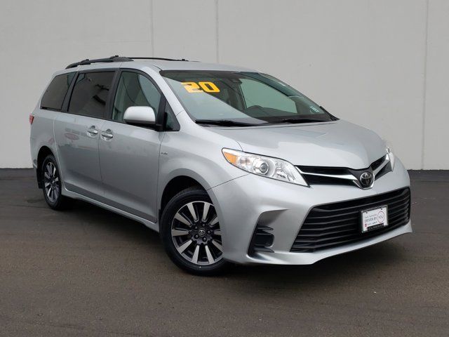 2020 Toyota Sienna LE