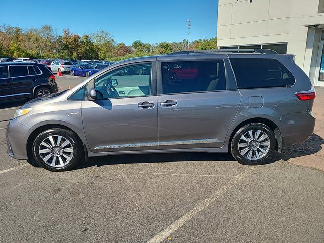 2020 Toyota Sienna LE