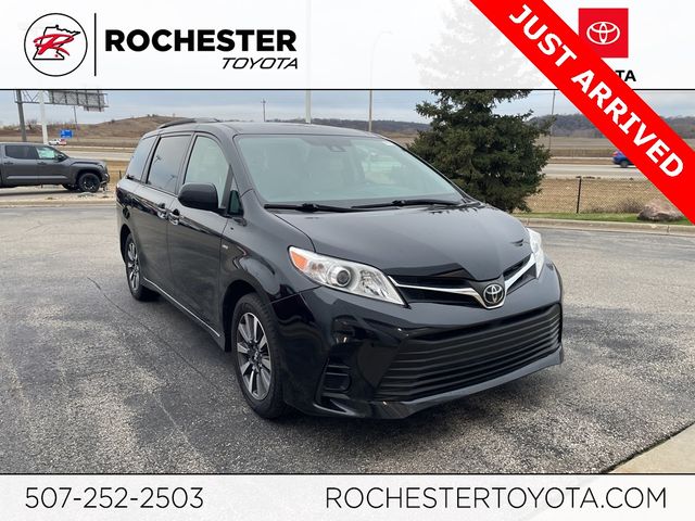 2020 Toyota Sienna LE