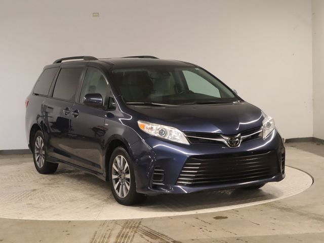 2020 Toyota Sienna LE