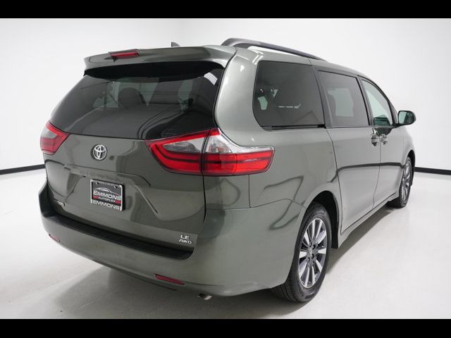 2020 Toyota Sienna LE