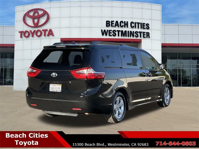 2020 Toyota Sienna LE