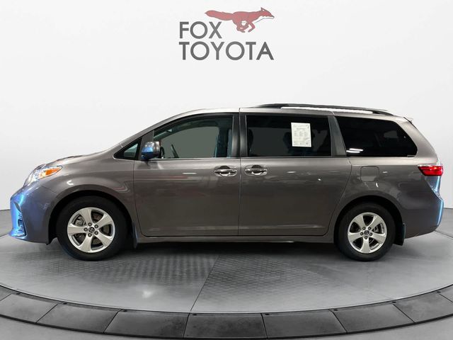 2020 Toyota Sienna LE