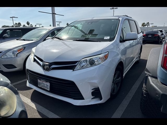 2020 Toyota Sienna LE Auto Access Seat