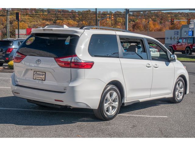 2020 Toyota Sienna LE