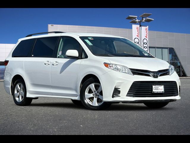 2020 Toyota Sienna LE