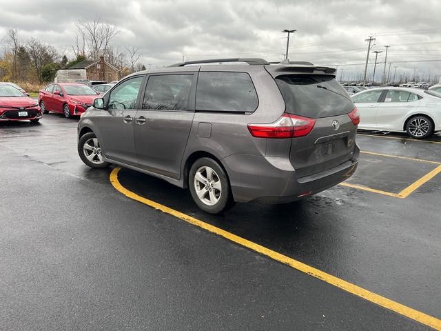 2020 Toyota Sienna LE