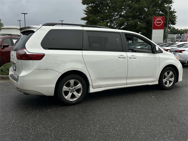 2020 Toyota Sienna LE