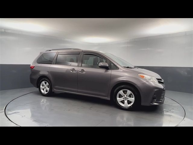 2020 Toyota Sienna LE