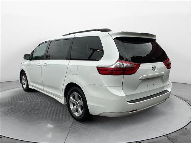 2020 Toyota Sienna LE