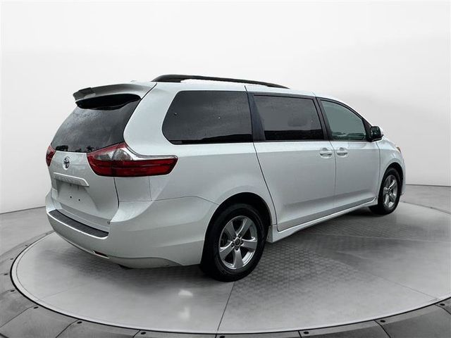 2020 Toyota Sienna LE