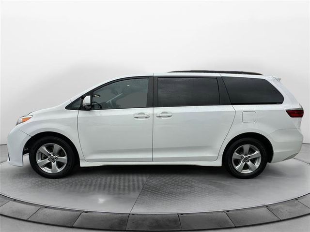 2020 Toyota Sienna LE