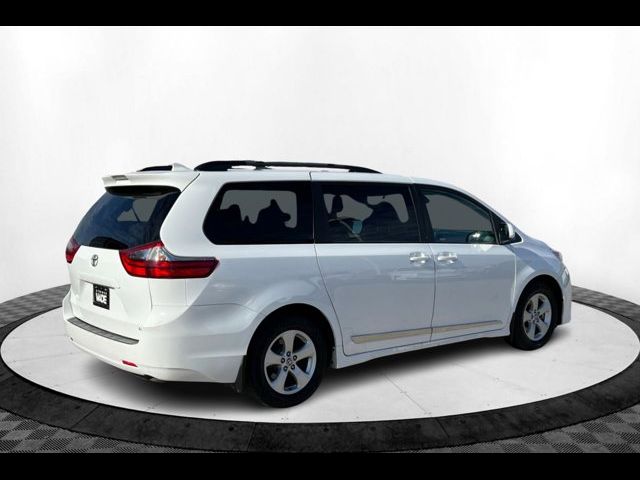 2020 Toyota Sienna LE