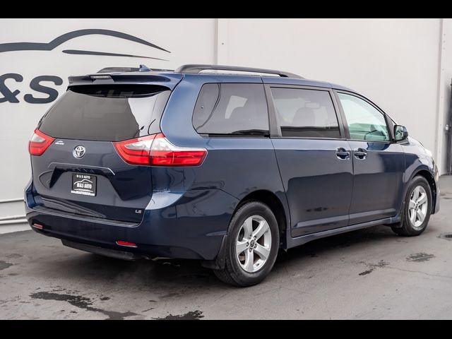 2020 Toyota Sienna LE