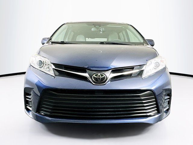2020 Toyota Sienna LE