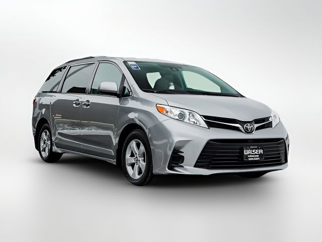 2020 Toyota Sienna LE Auto Access Seat