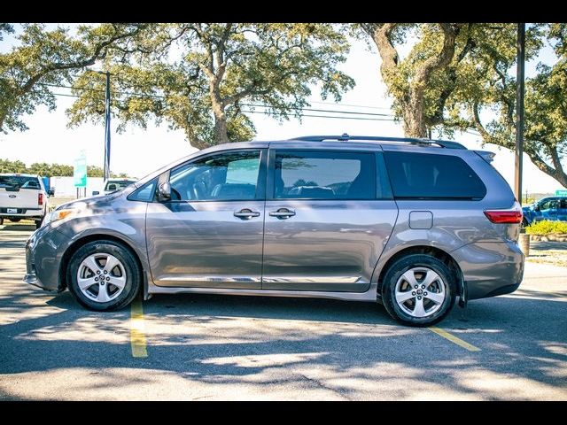 2020 Toyota Sienna LE