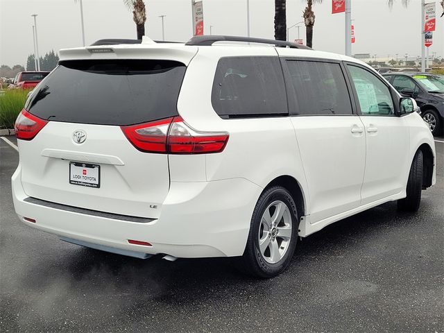 2020 Toyota Sienna LE