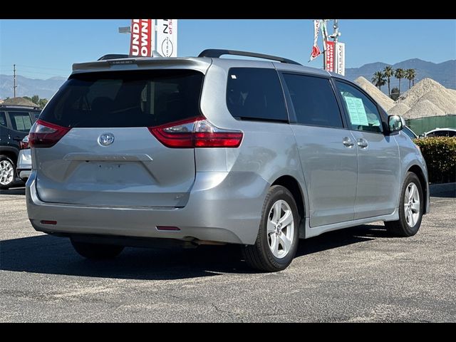 2020 Toyota Sienna LE