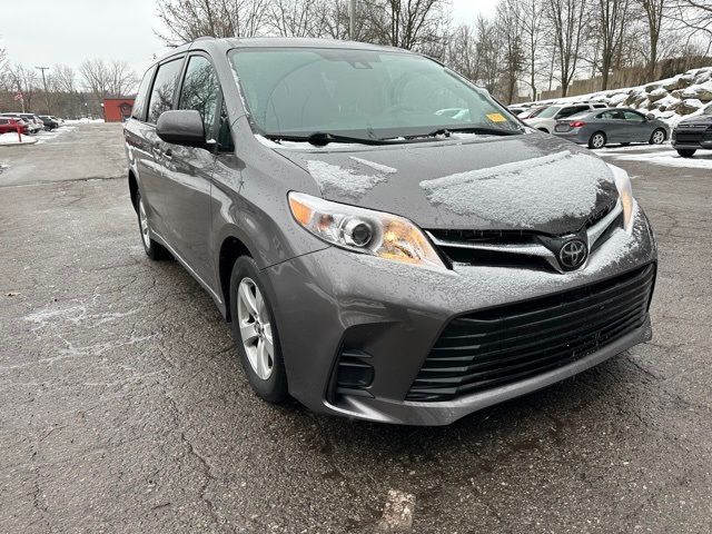 2020 Toyota Sienna LE Auto Access Seat