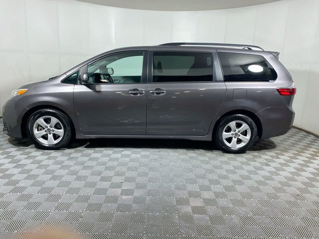 2020 Toyota Sienna LE