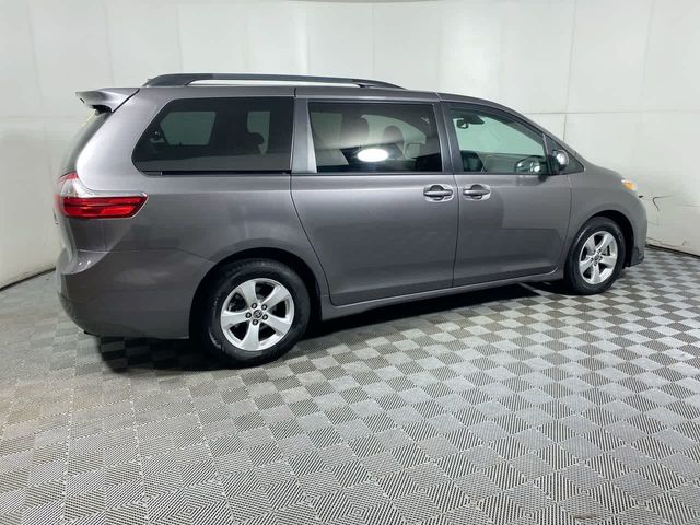 2020 Toyota Sienna LE