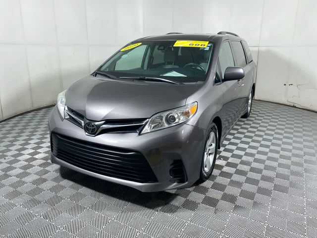 2020 Toyota Sienna LE