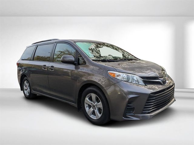 2020 Toyota Sienna LE