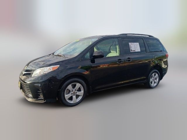 2020 Toyota Sienna LE Auto Access Seat