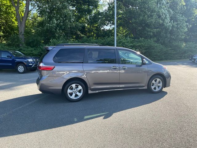 2020 Toyota Sienna LE Mobility