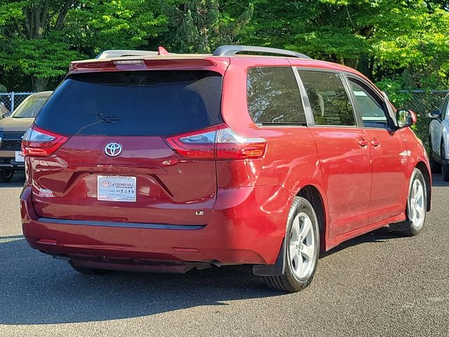 2020 Toyota Sienna LE