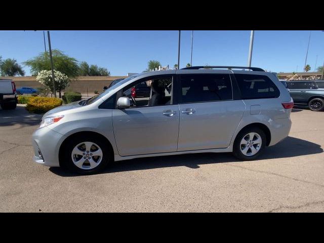 2020 Toyota Sienna LE Auto Access Seat