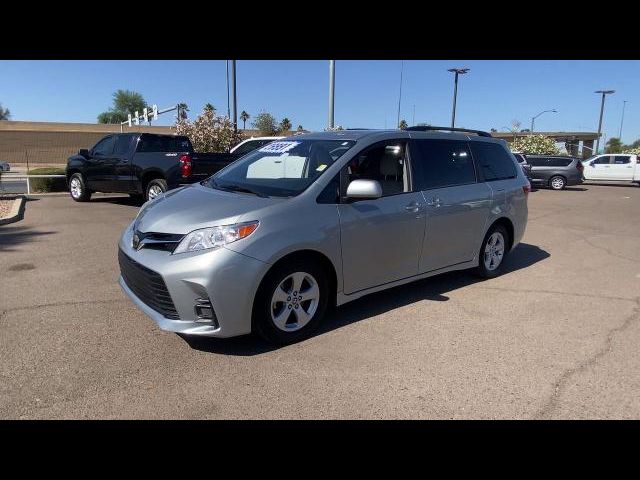 2020 Toyota Sienna LE Auto Access Seat