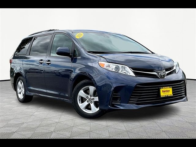 2020 Toyota Sienna LE