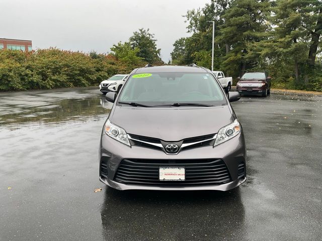 2020 Toyota Sienna LE