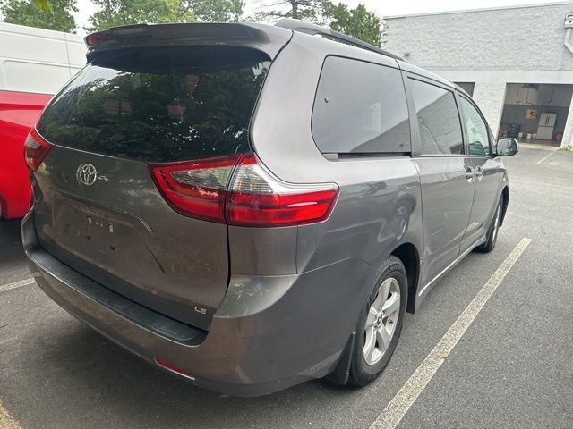 2020 Toyota Sienna LE