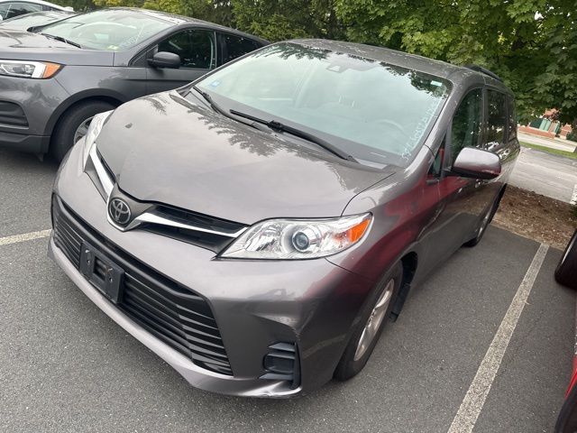 2020 Toyota Sienna LE