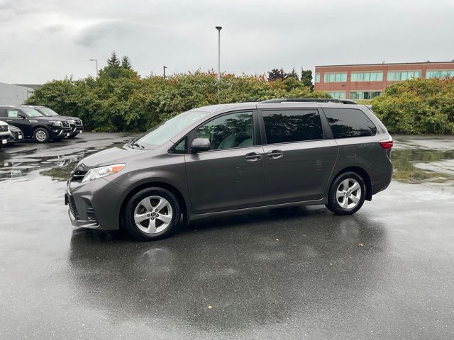 2020 Toyota Sienna LE